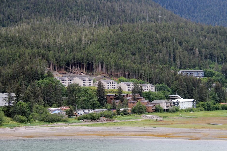Juneau Planning Commission approves second commercial tenant at Clinton Drive Domino's building