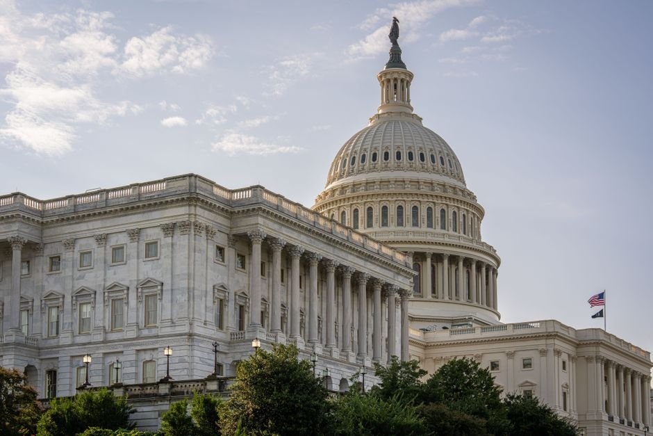 Murkowski cosponsors bill to keep Temporary Protected Status for Ukrainians in the US